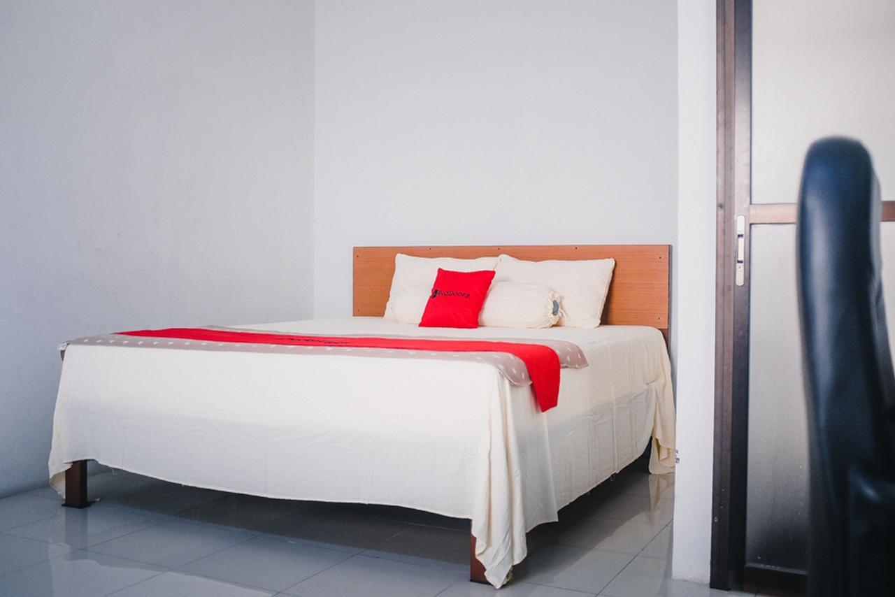 Reddoorz Near Sirkuit Sentul Hotel Bogor Ngoại thất bức ảnh